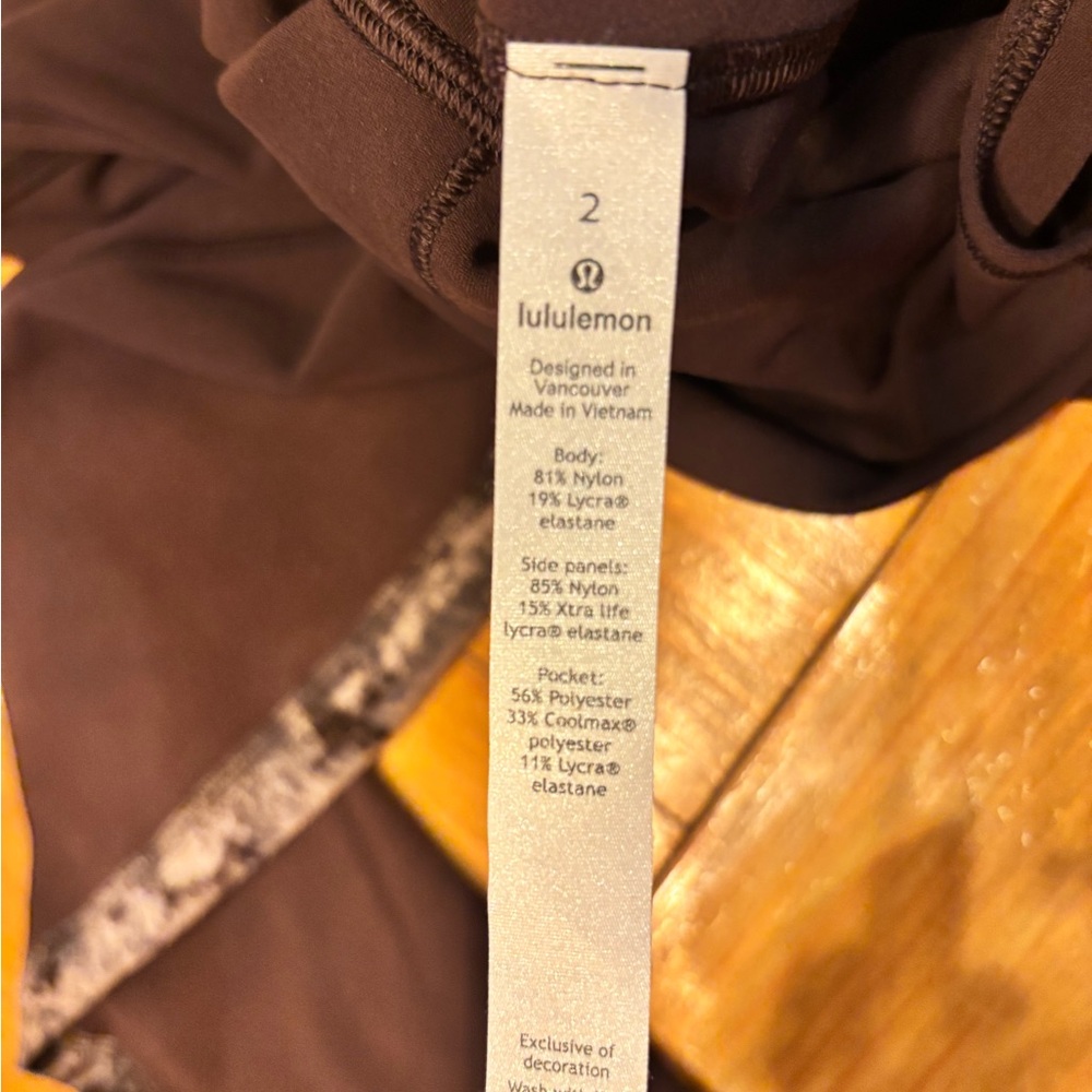 Lululemon Athletica Brown Leggings Sleek Stretchy Fit - Picture 5 of 5